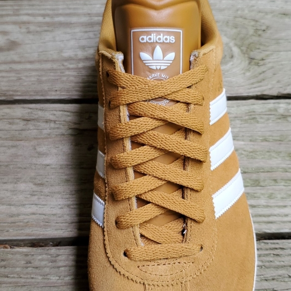 🚨🚨SOLD🚨🚨Adidas Gazelle II Wheat  Metallic Gold - Picture 7 of 11